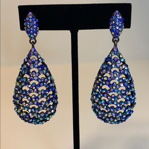 💎$10 or 3/$20 Statement Drop Earrings 🌈